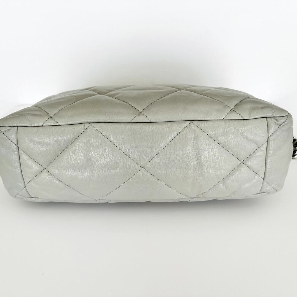 Chanel 19 Goatskin Quilted Medium Flap Purse Grey Tri-Color Chain Full Set & Box - Picture 6 of 15
